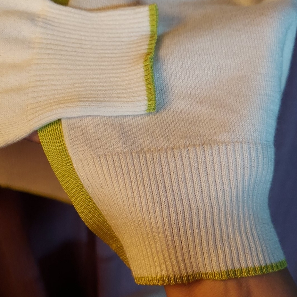 Sweater - Picture 8 of 8